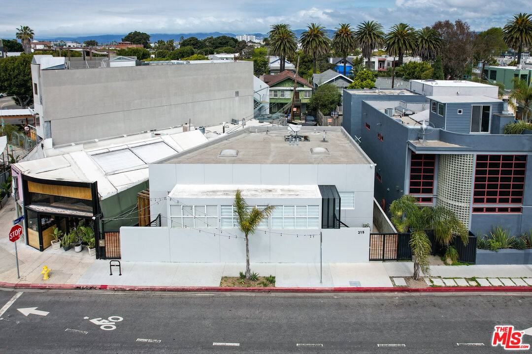 Venice, CA 90291,215 Windward Ave