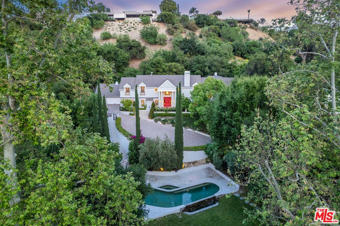 Encino, CA 91436,16016 Woodvale Rd