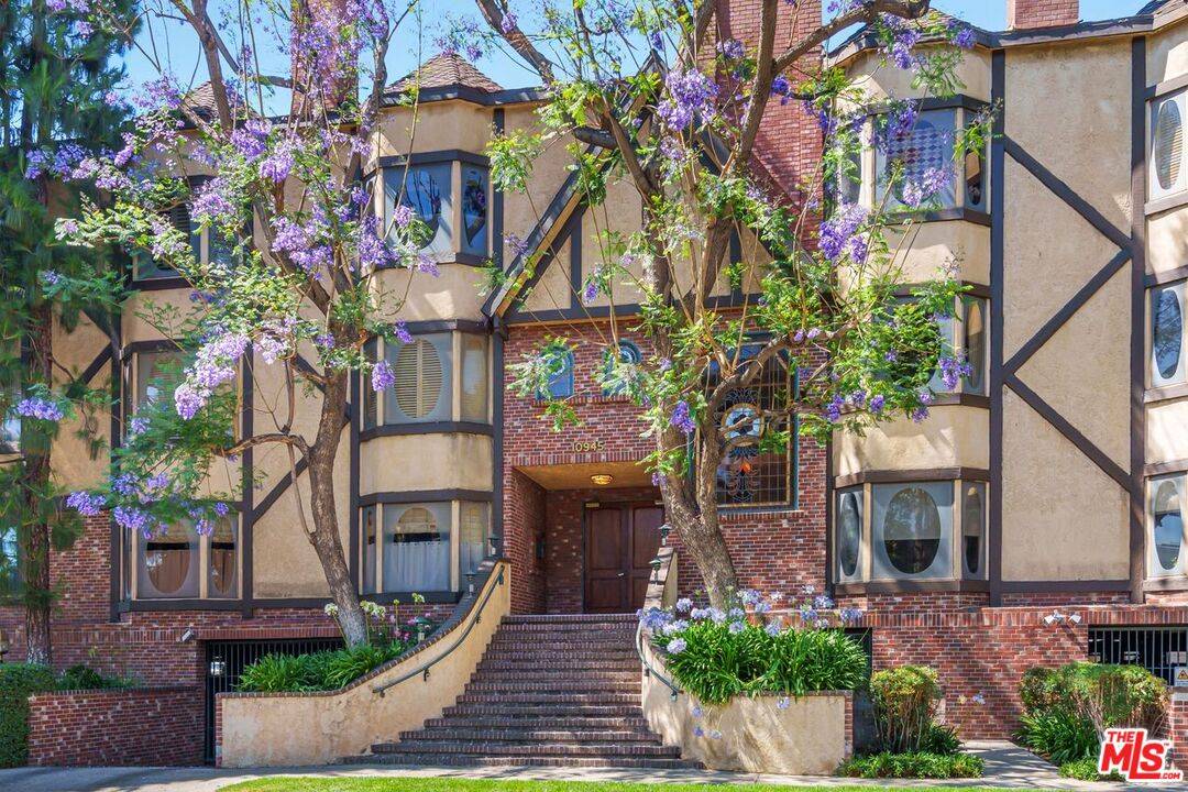 North Hollywood, CA 91602,10945 Hortense St #202