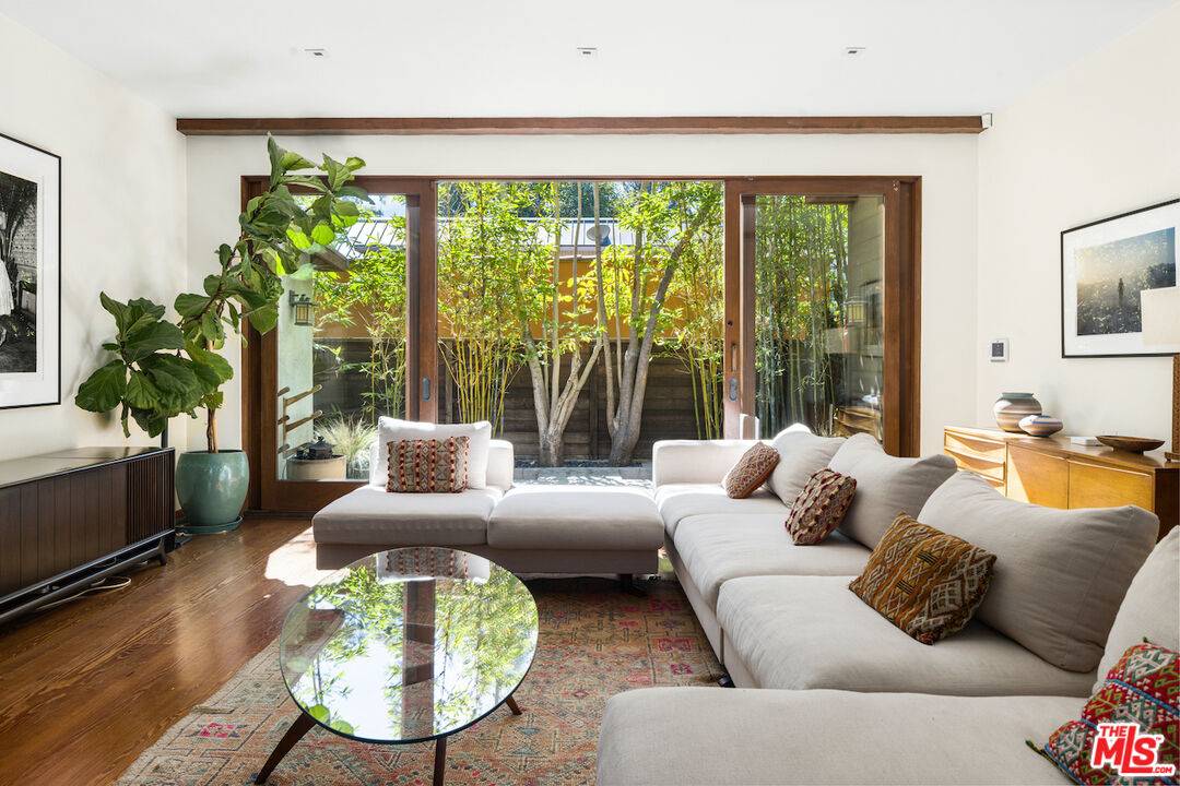 Santa Monica, CA 90402,473 W Rustic Rd