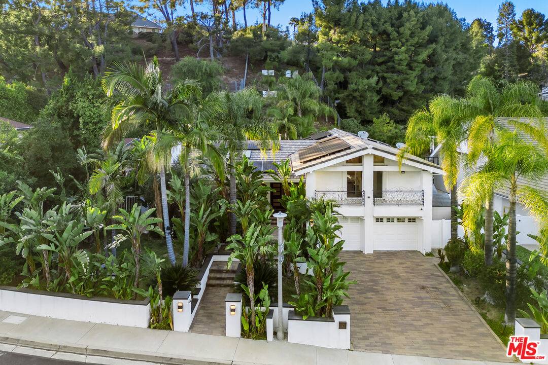 Tarzana, CA 91356,19715 Greenbriar Dr