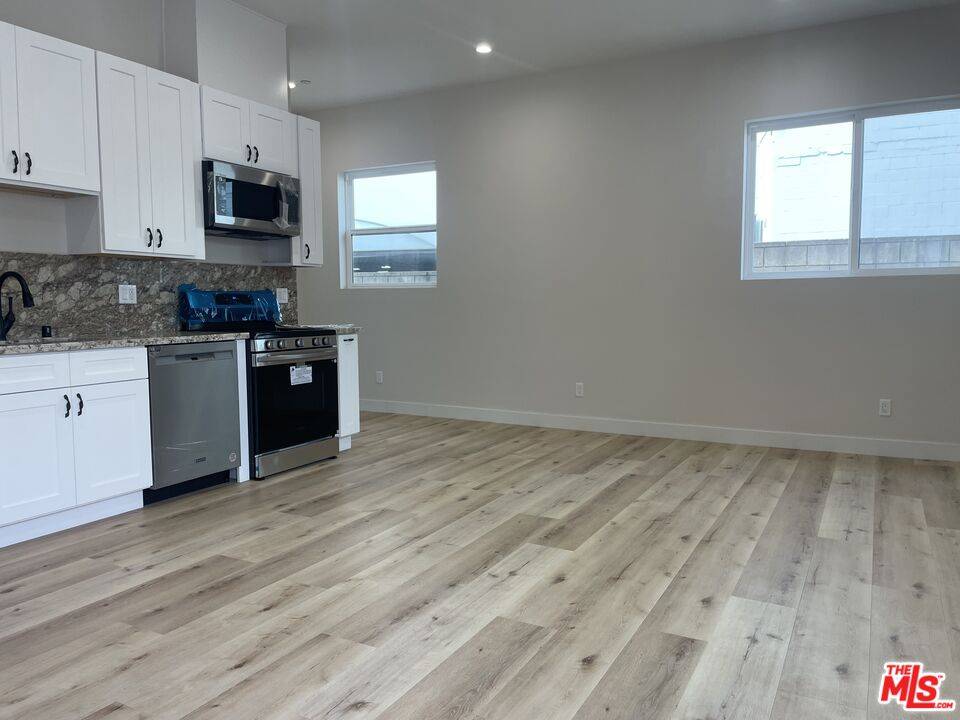 Encino, CA 91436,16698 Moorpark St