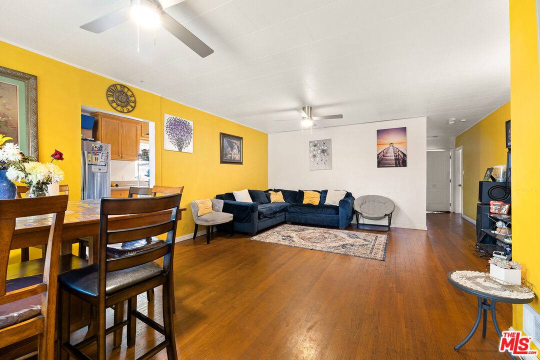 Los Angeles, CA 90044,11830 S New Hampshire Ave