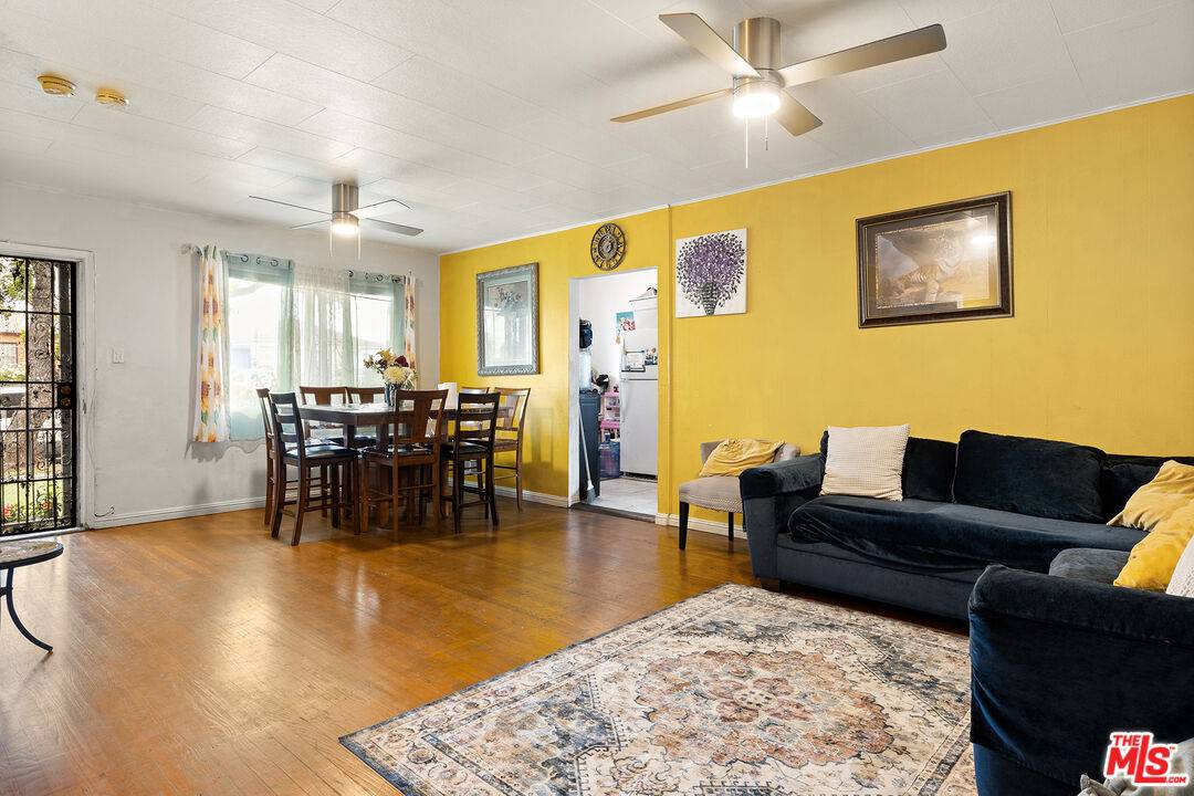 Los Angeles, CA 90044,11830 S New Hampshire Ave