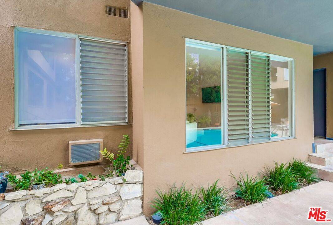 West Hollywood, CA 90046,1275 Havenhurst Dr #4