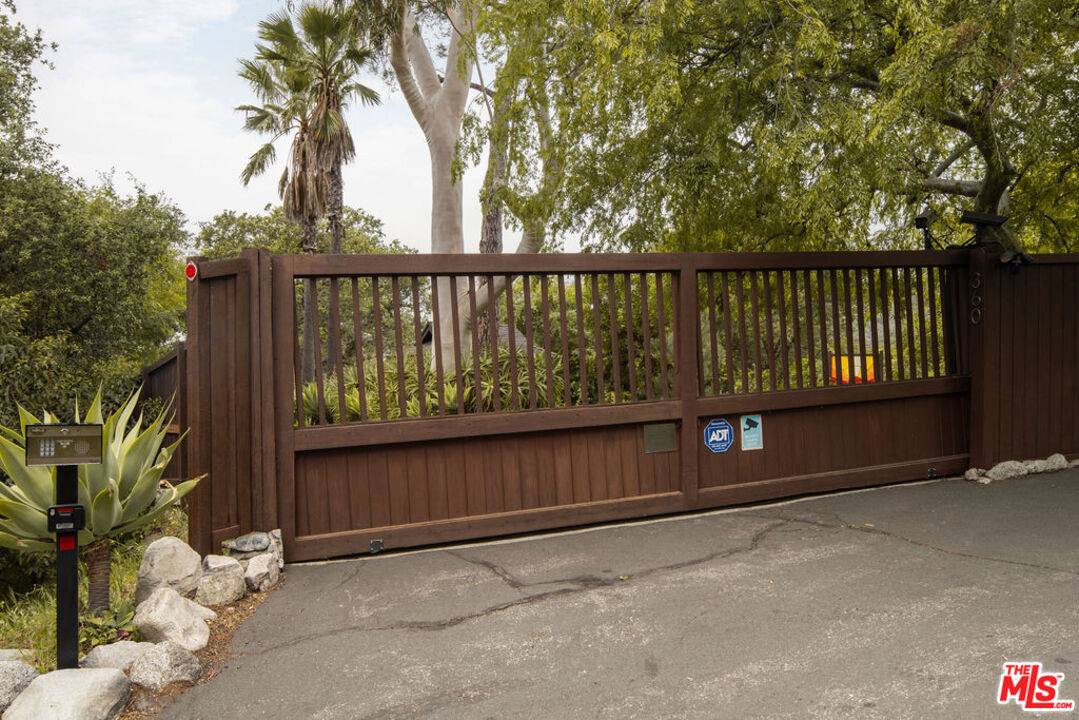 Glendale, CA 91206,360 Edwards Pl