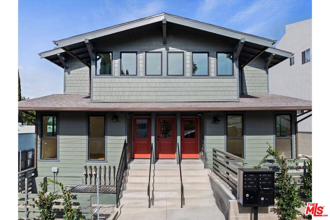 Los Angeles, CA 90026,1925 Kent St