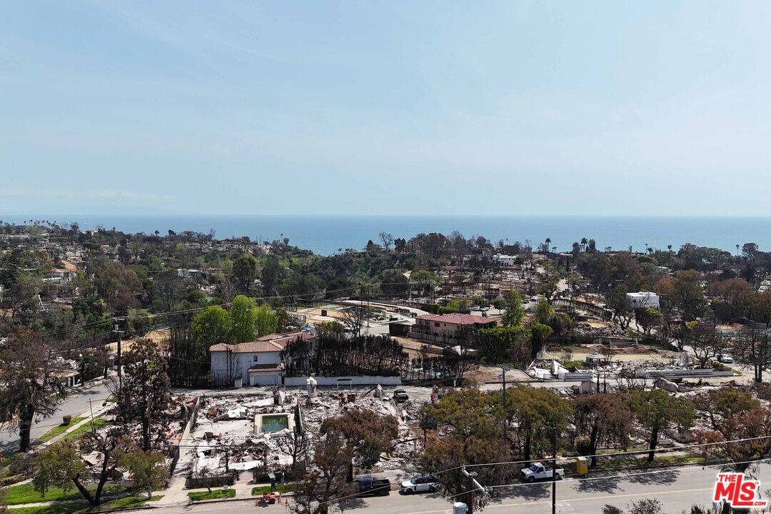 Pacific Palisades, CA 90272,16556 Chattanooga Pl