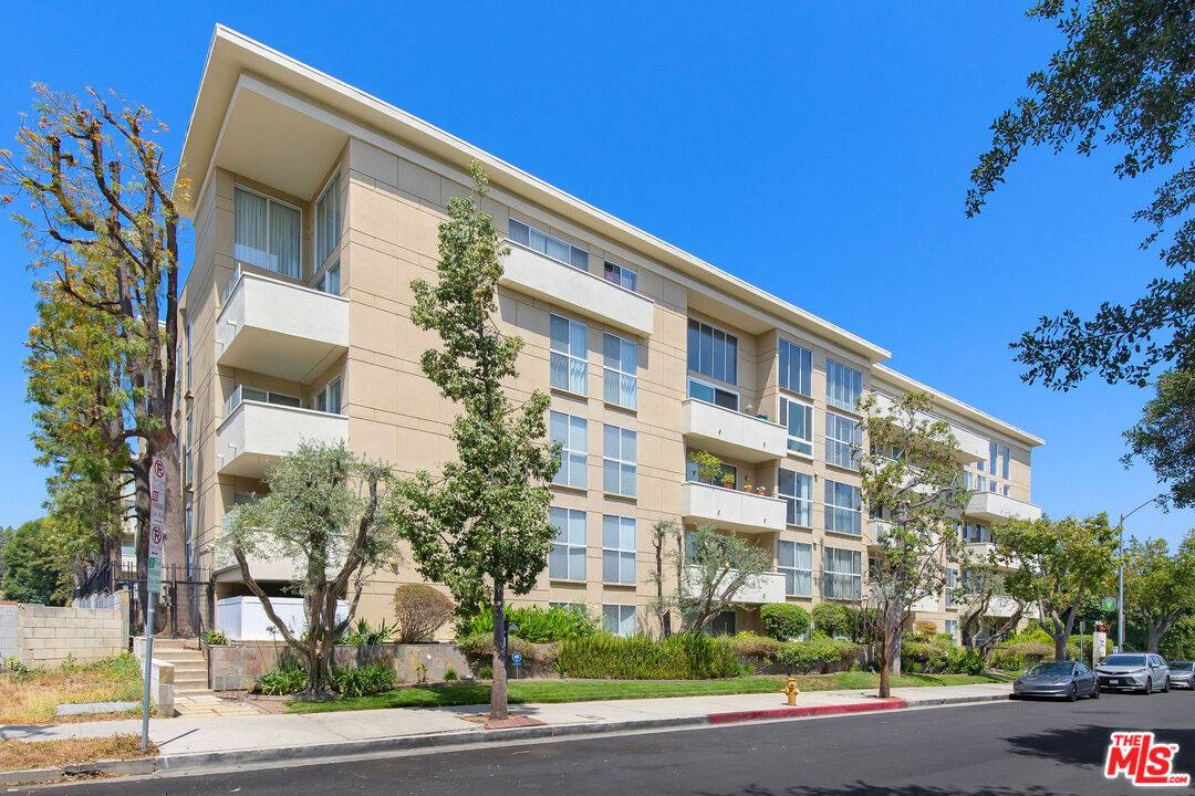 Encino, CA 91316,4949 Genesta Ave #212A