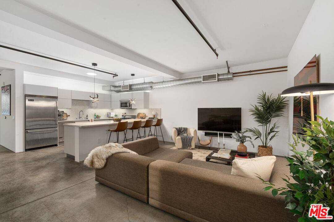 Marina Del Rey, CA 90292,1046 Princeton Dr #105
