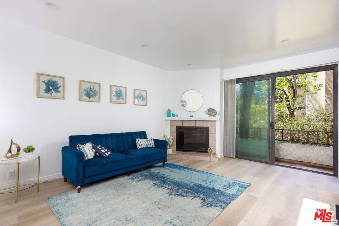 Playa Del Rey, CA 90293,8110 Manitoba St #109