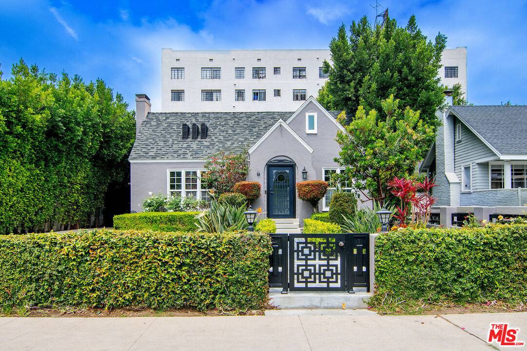 Los Angeles, CA 90004,565 N Arden Blvd