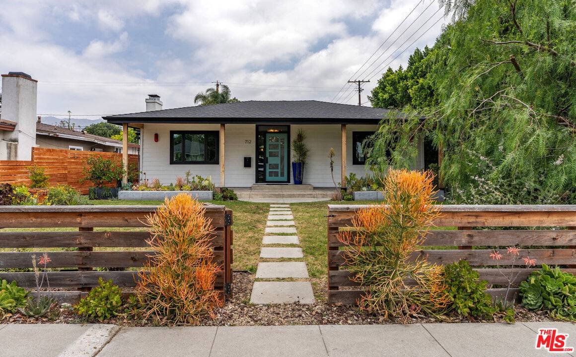 Burbank, CA 91506,712 N Keystone St