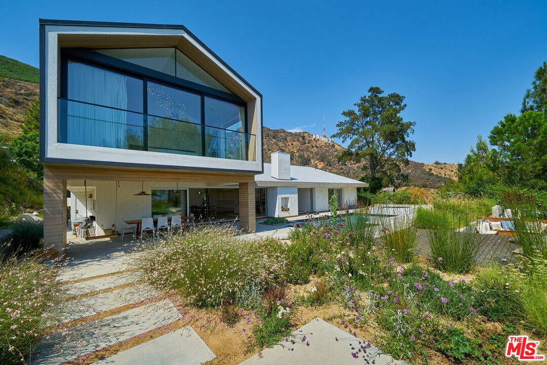 Los Angeles, CA 90068,6342 Innsdale Dr