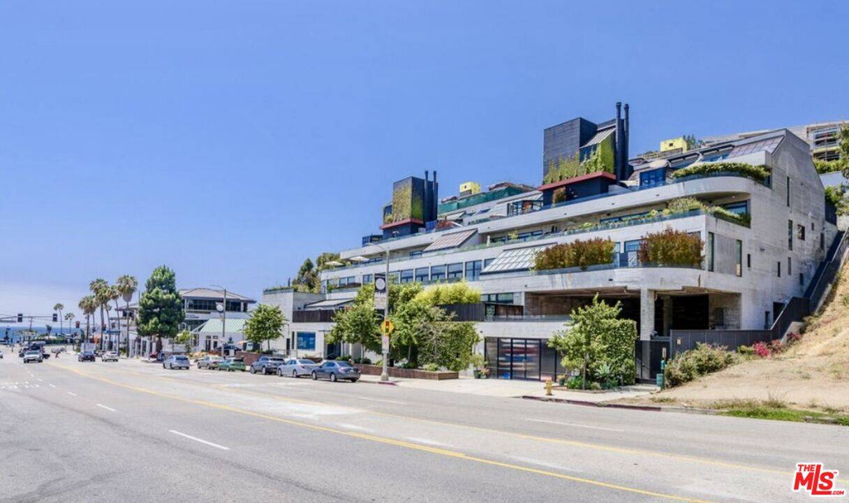 Pacific Palisades, CA 90272,17351 W Sunset Blvd #201A