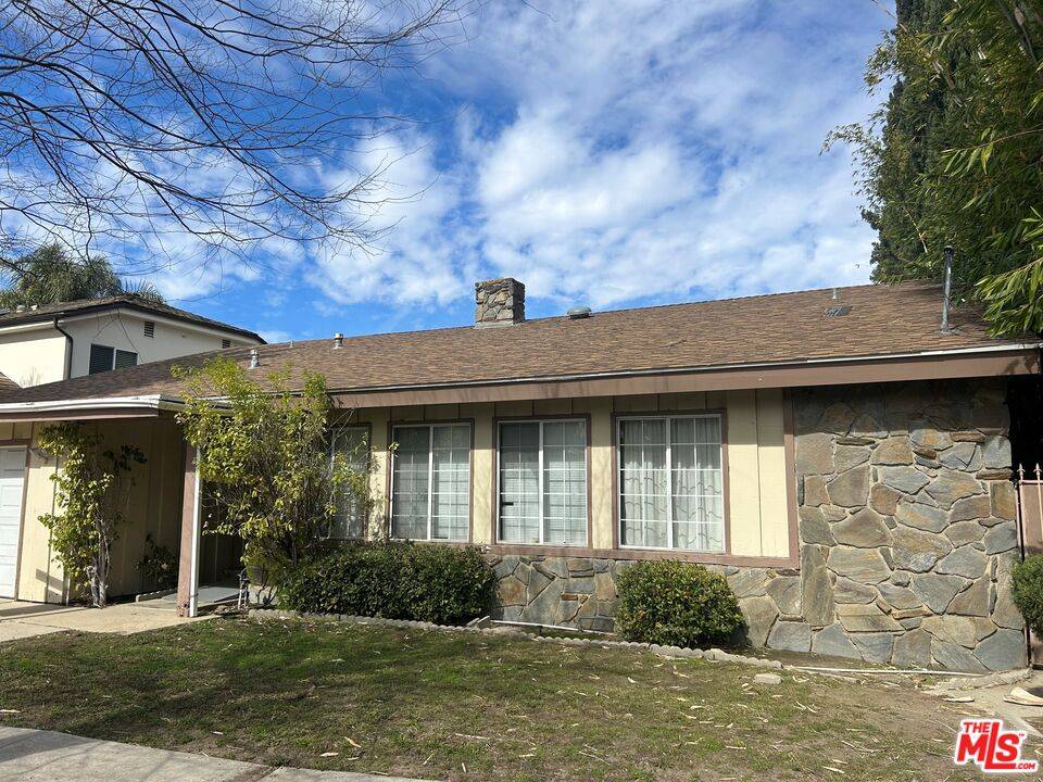 Encino, CA 91436,15609 Huston St