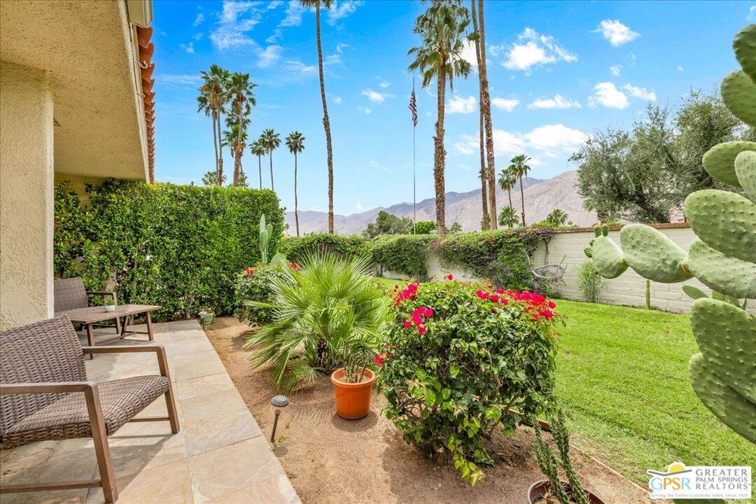 Palm Springs, CA 92262,733 N Via Acapulco