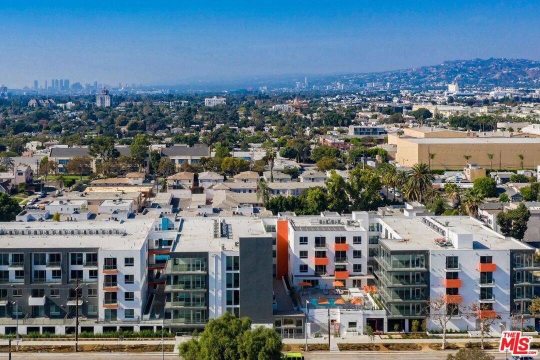 Los Angeles, CA 90004,525 N Wilton Pl #221