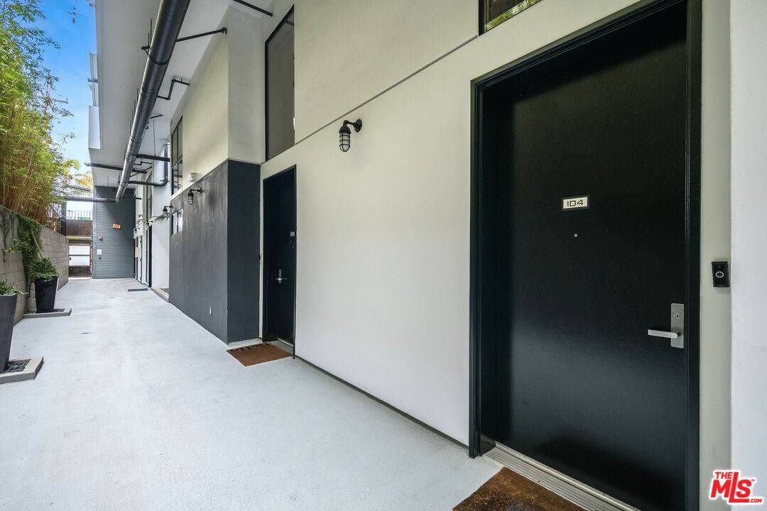 Marina Del Rey, CA 90292,4115 Glencoe Ave #104