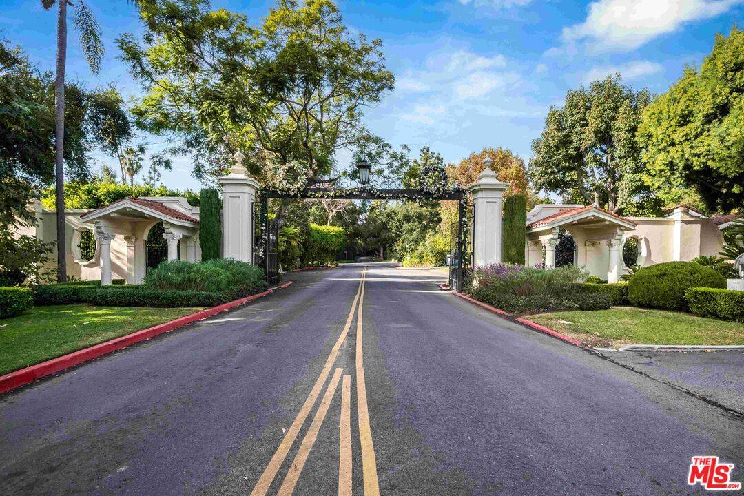 Los Angeles, CA 90077,101 Bel Air Rd
