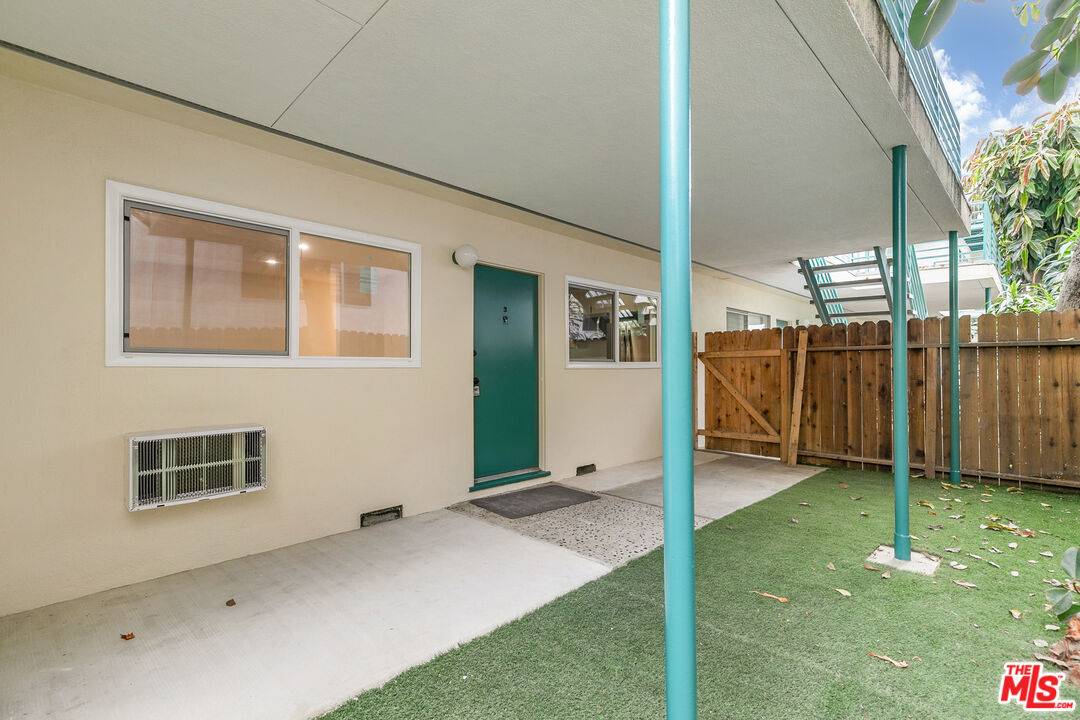 Los Angeles, CA 90025,1333 Barry Ave #3