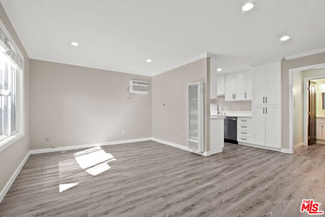 Los Angeles, CA 90016,5507 Geer St #1
