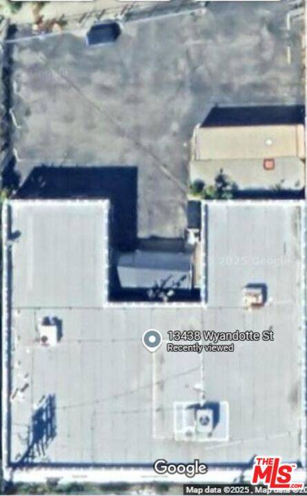 North Hollywood, CA 91605,13438 Wyandotte St