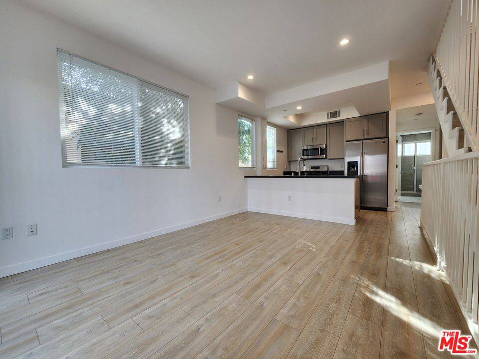 Los Angeles, CA 90006,1211 Fedora St
