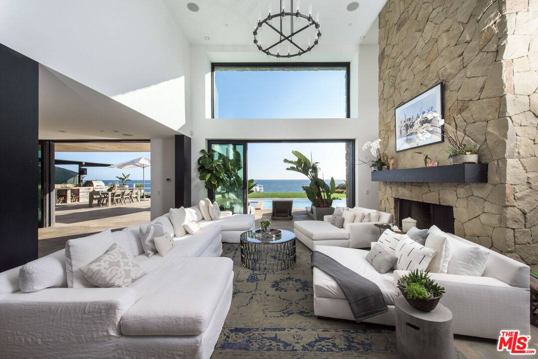 Malibu, CA 90265,32852 Pacific Coast Hwy