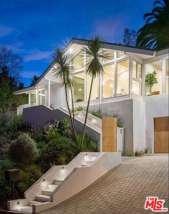 Beverly Hills, CA 90210,2221 Bowmont Dr