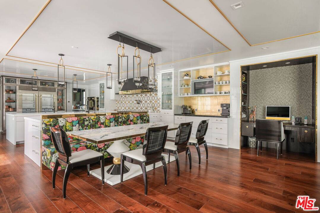 Pacific Palisades, CA 90272