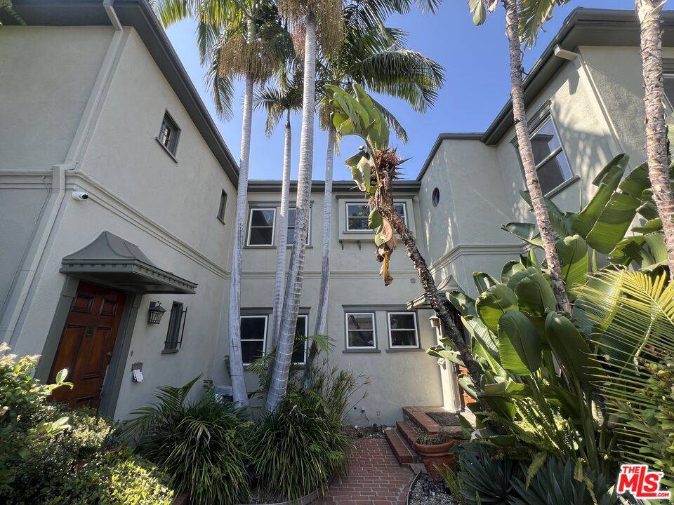 Los Angeles, CA 90028,6915 Fountain Ave