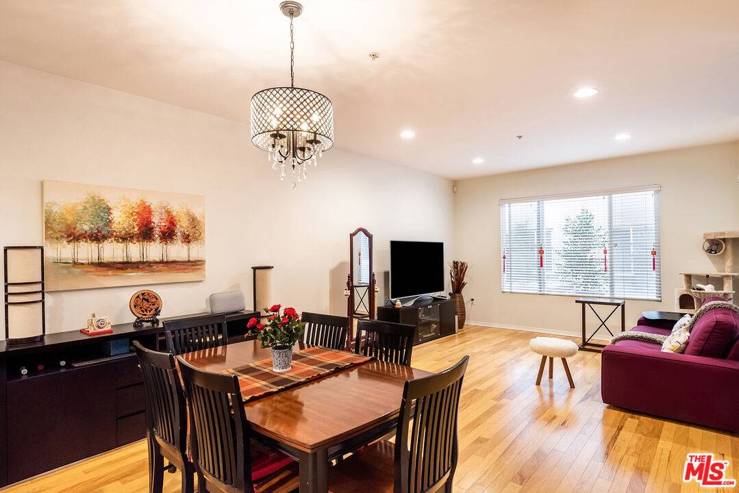 Playa Vista, CA 90094,6020 Seabluff Dr #128