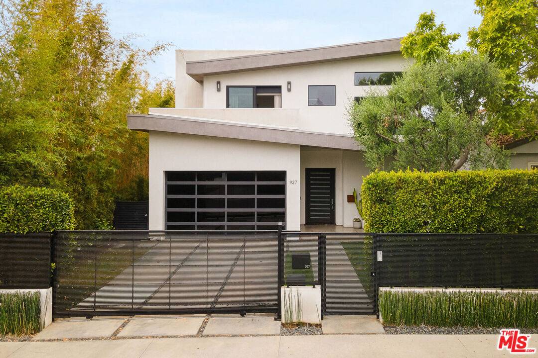 Los Angeles, CA 90046,927 N Laurel Ave