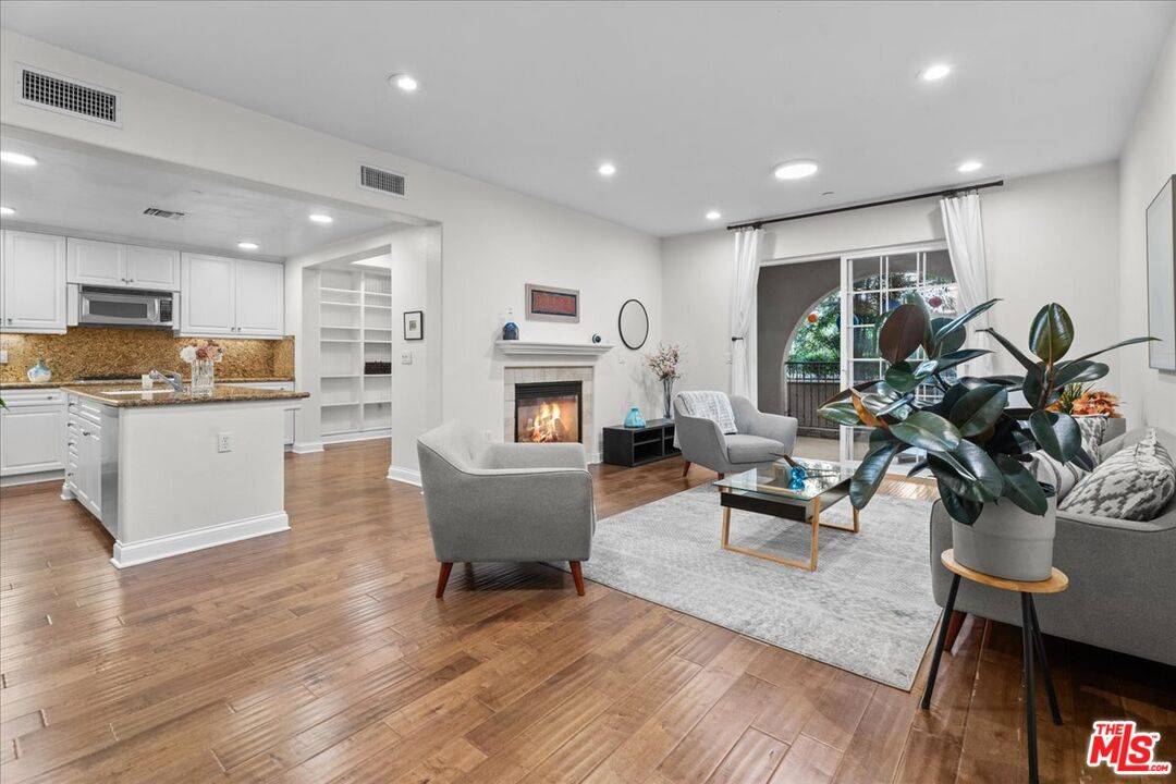 Playa Vista, CA 90094,12975 Agustin Pl #140
