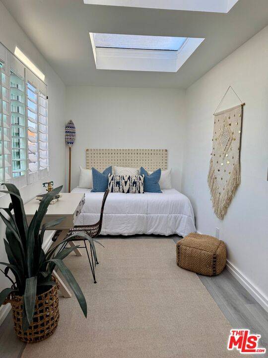 Marina Del Rey, CA 90292,14 Mast St #3