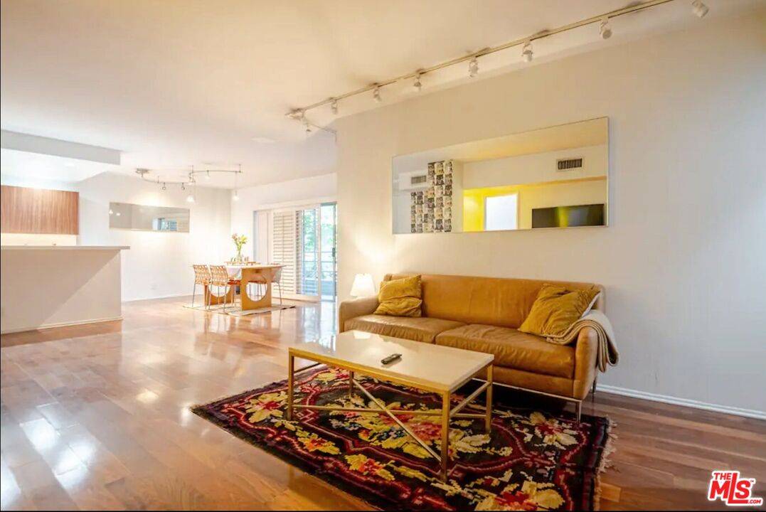 West Hollywood, CA 90069,1131 Alta Loma Rd #217