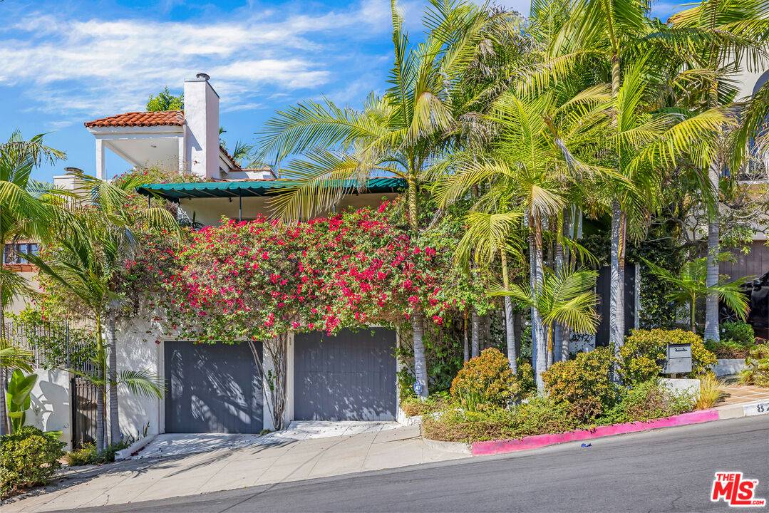 Los Angeles, CA 90069,8272 Marmont Ln