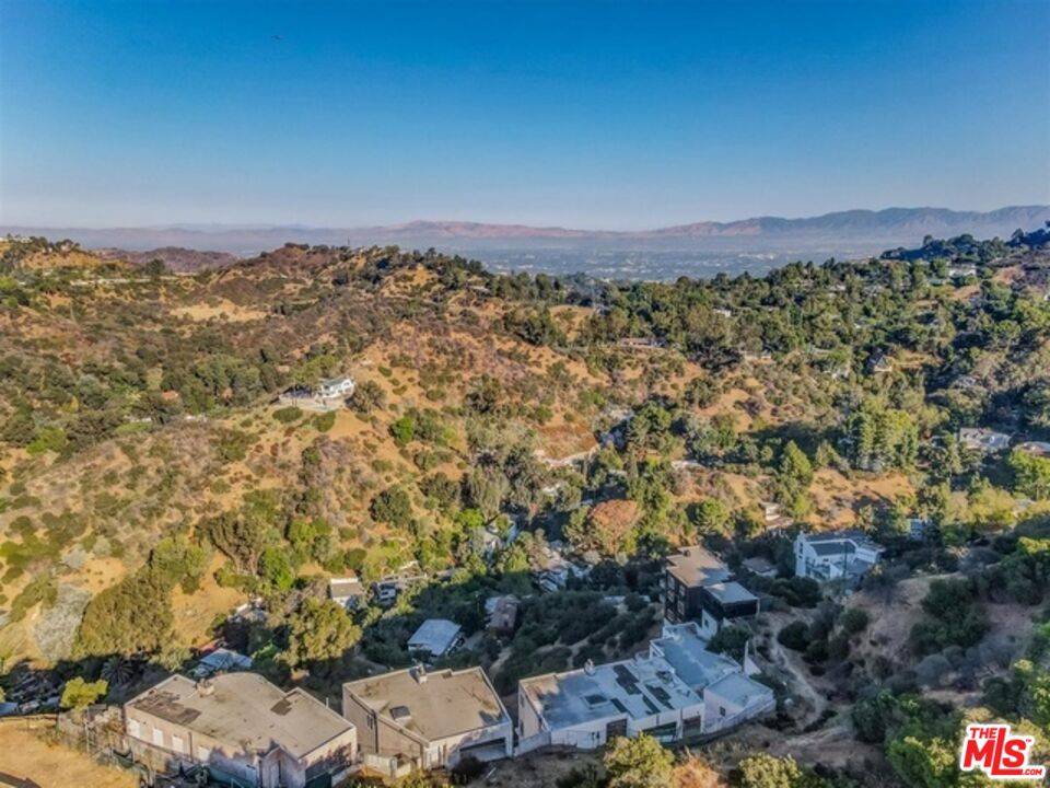 Los Angeles, CA 90046,2529 Woodstock Rd