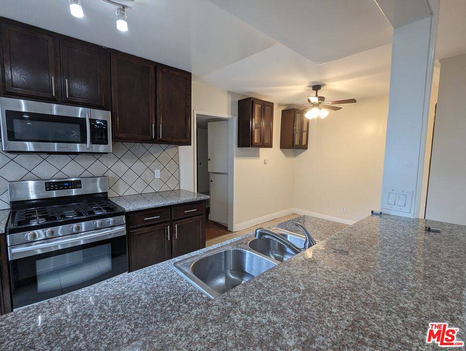 West Hollywood, CA 90048,633 N Sweetzer Ave #1