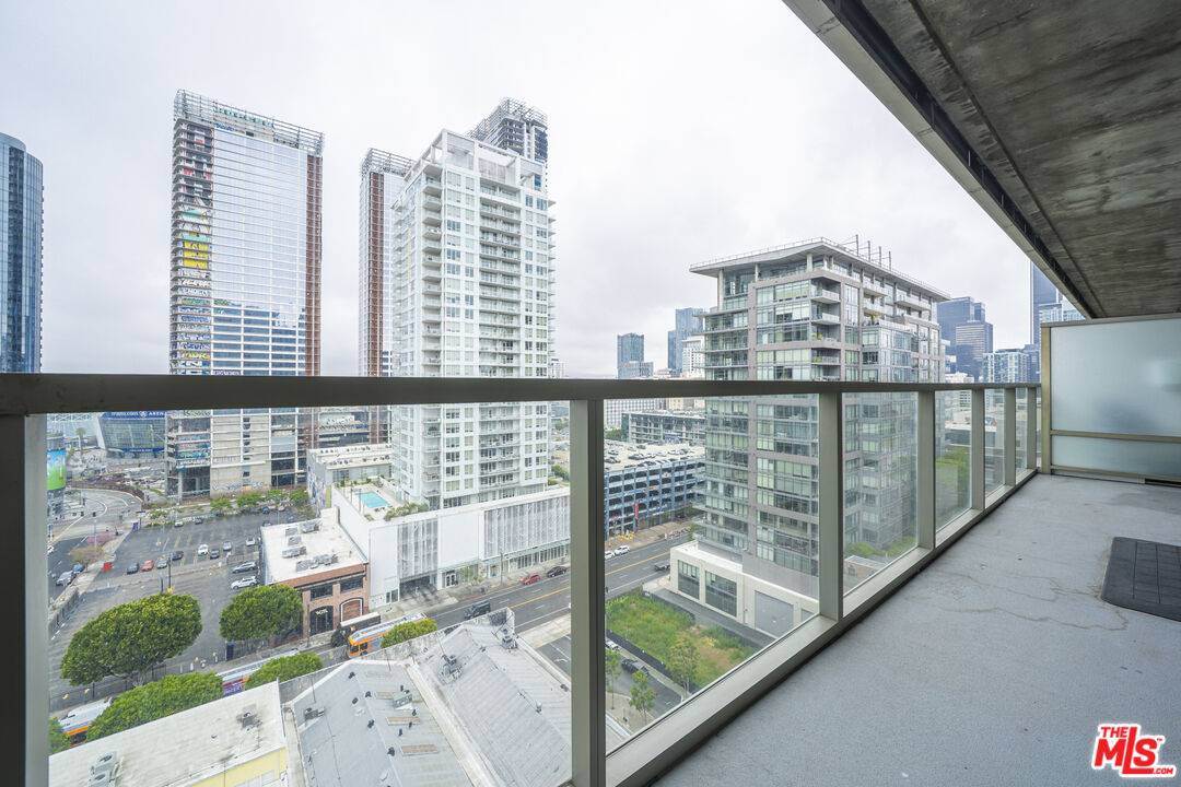 Los Angeles, CA 90015,1155 S Grand Ave #1406