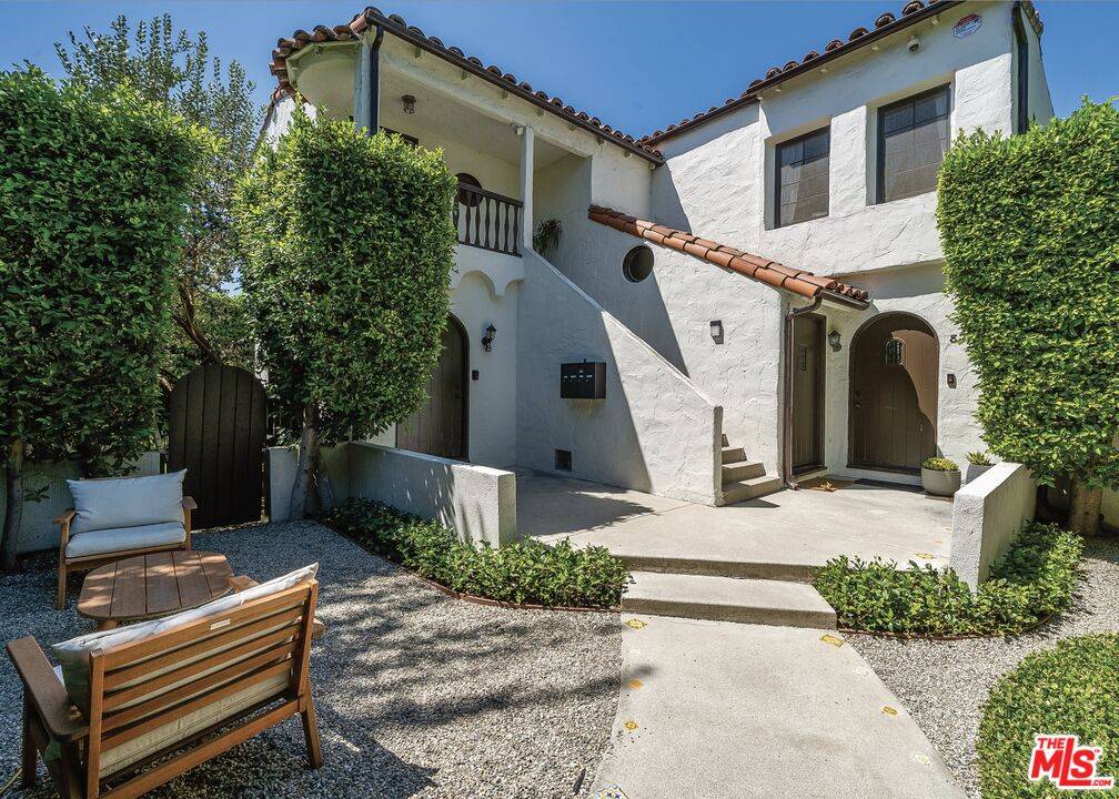 Los Angeles, CA 90069,843 N Alfred St