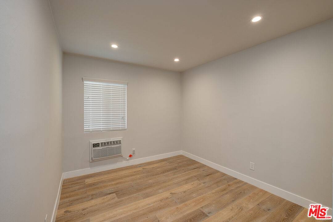 Los Angeles, CA 90019,4703 W ST CHARLES PL #3