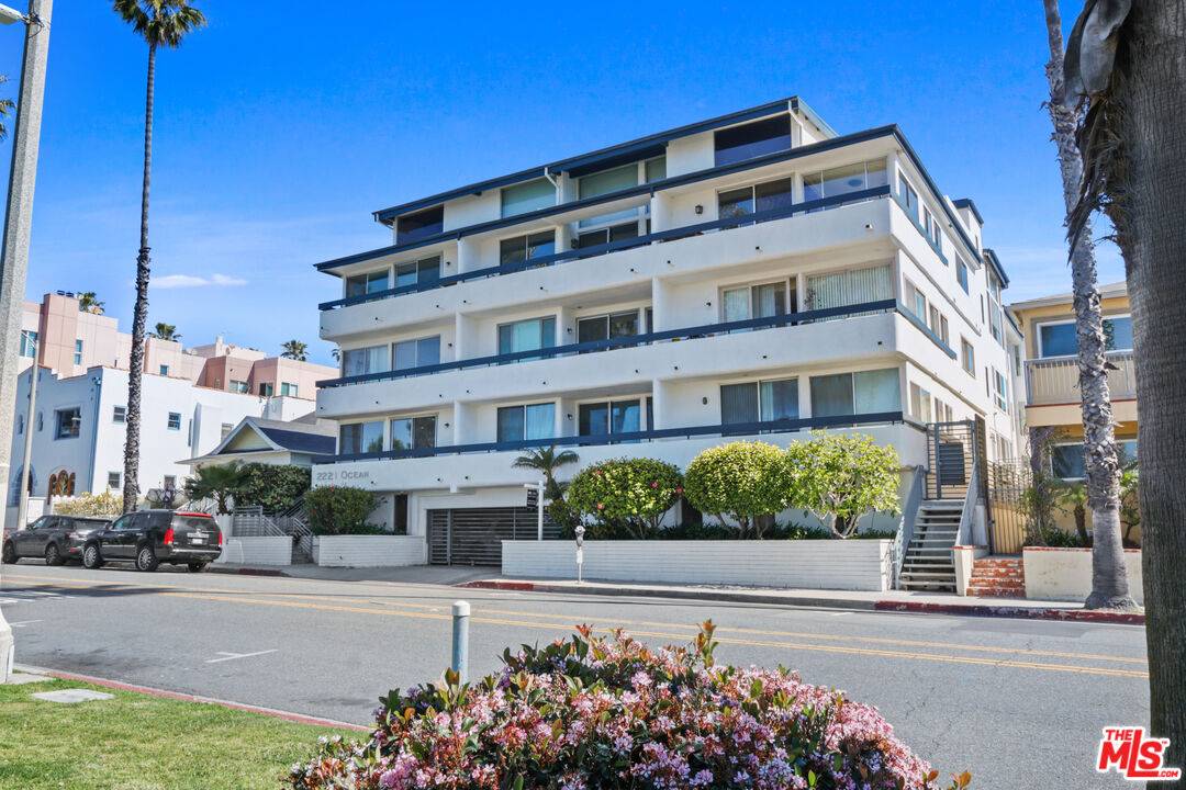 Santa Monica, CA 90405,2221 Ocean Ave #101