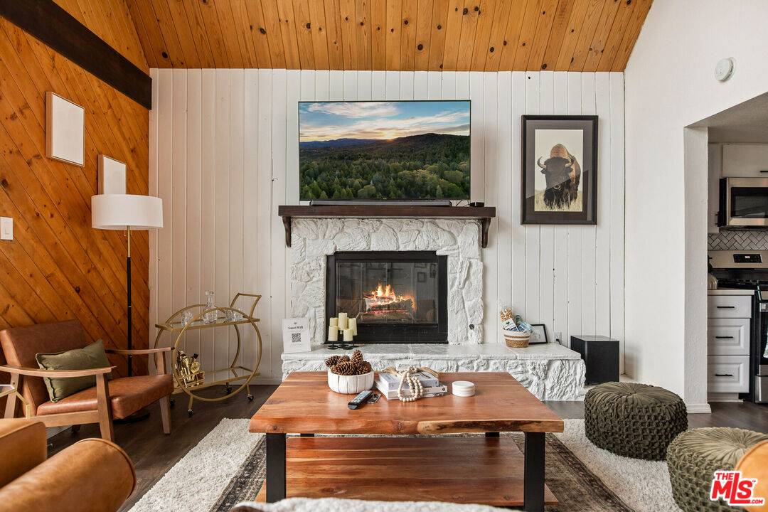 Lake Arrowhead, CA 92352,771 W Victoria Ct
