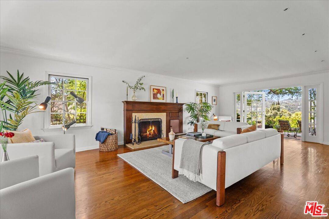 Los Angeles, CA 90068,3314 Wonder View Dr