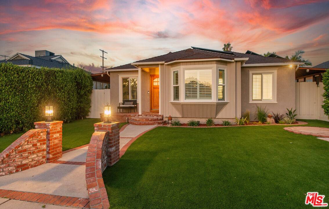 Reseda, CA 91335,6422 Yamourth Ave