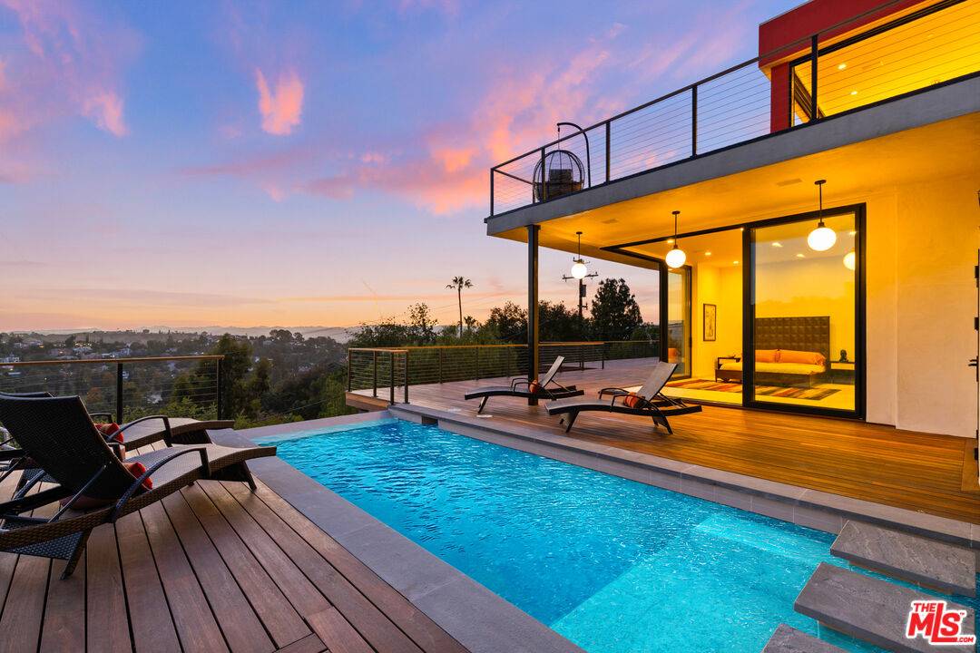 Woodland Hills, CA 91364,4671 Bedel St