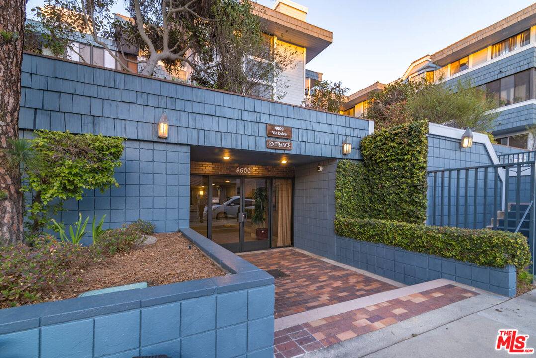 Marina Del Rey, CA 90292,4600 Via Dolce #305