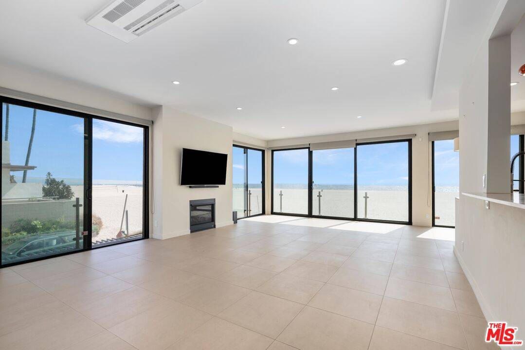 Marina Del Rey, CA 90292,1 Northstar St #101
